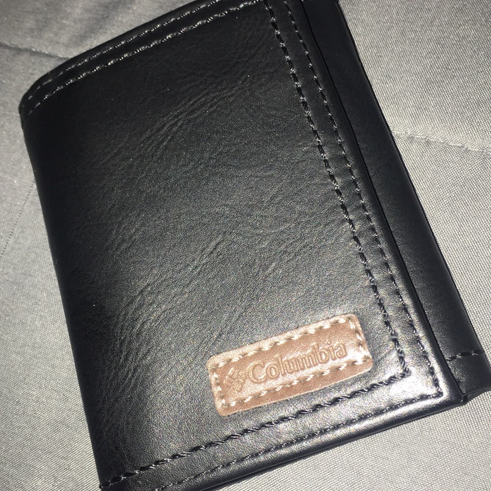Columbia leather wallet